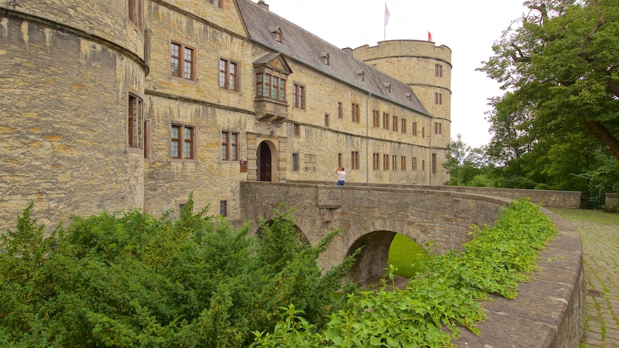 Kreismuseum Wewelsburg som omfatter historiske bygningsværker og en bro