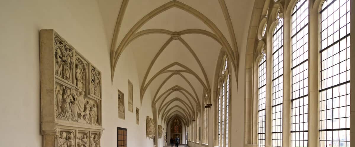 St.-Paulus-Dom Münster das einen Geschichtliches und Innenansichten sowie Paar