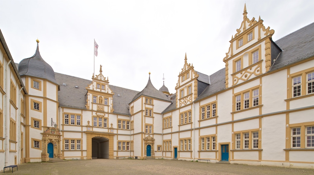 Neuhaus Castle which includes heritage architecture