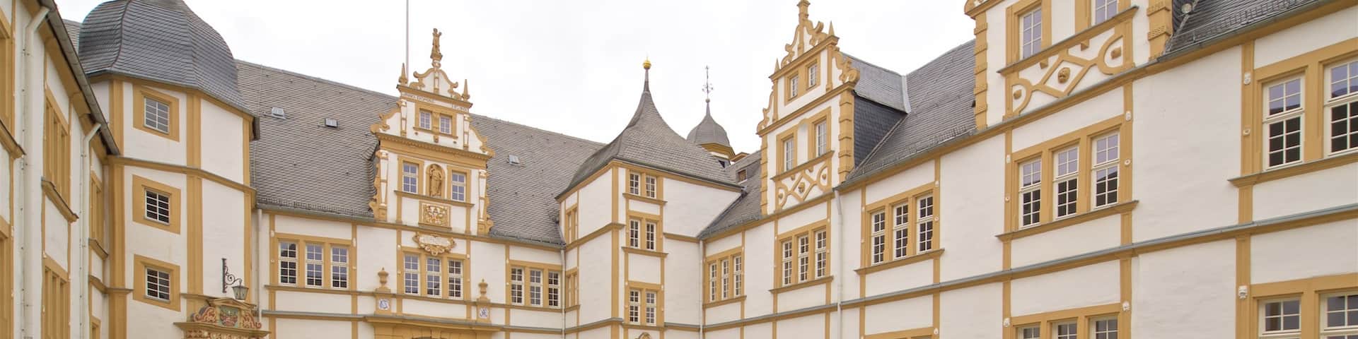 Neuhaus Castle which includes heritage architecture