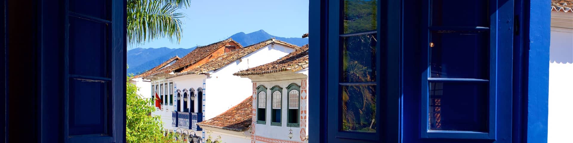 Paraty House of Culture featuring interior views