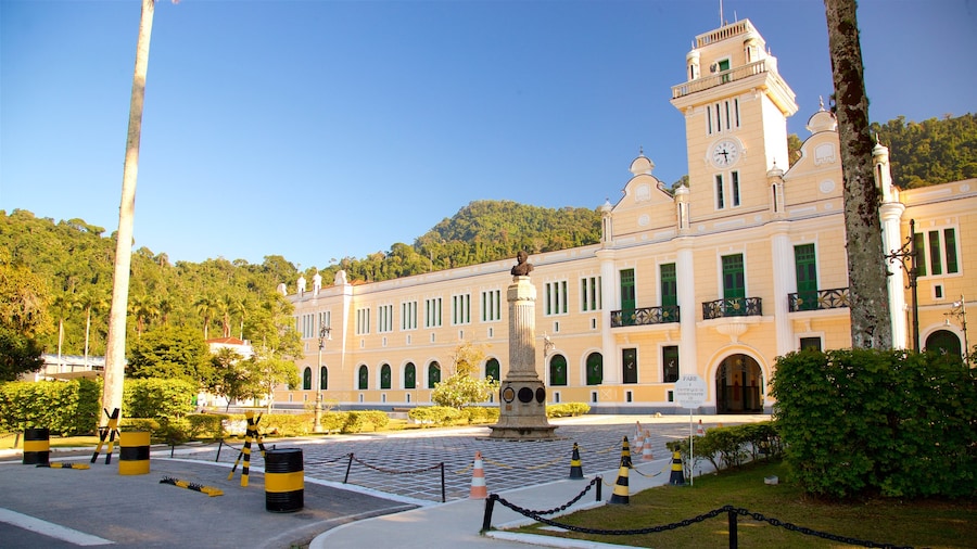 Naval College showing heritage architecture