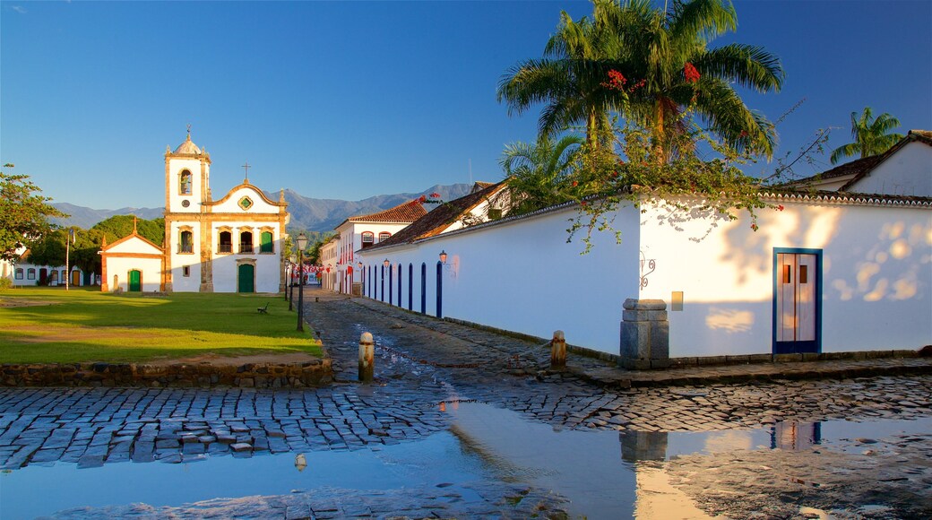 Paraty featuring a church or cathedral and heritage architecture