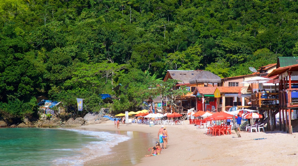 Playa del Rancho que incluye vista general a la costa, una playa y una ciudad costera