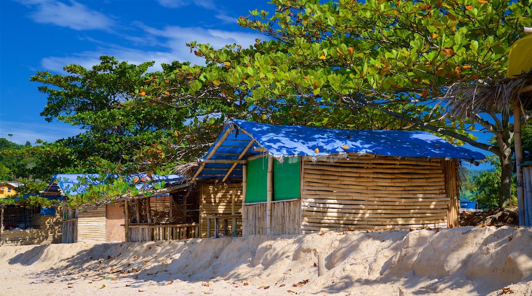 Ranch Beach som visar en strand, en kuststad och kustutsikter