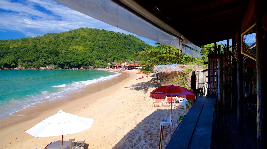 Playa del Rancho que incluye vista general a la costa, una playa y una ciudad costera