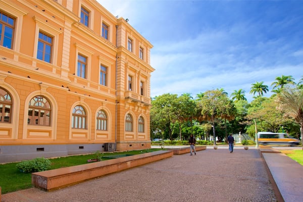 Memorial Minas Gerais Vale mit einem historische Architektur und Park