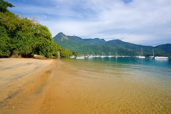 Strand von Japariz mit einem Bucht oder Hafen, allgemeine Küstenansicht und Strand