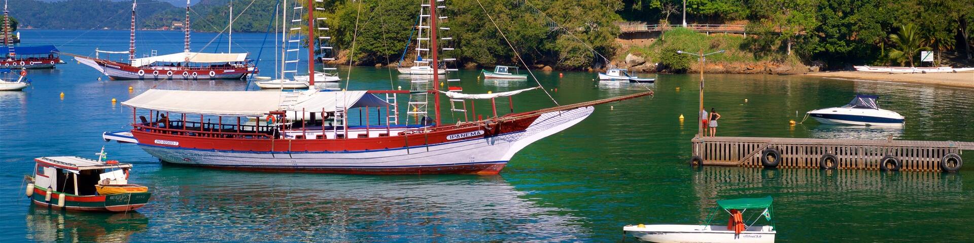 Bonfim Beach which includes a bay or harbour
