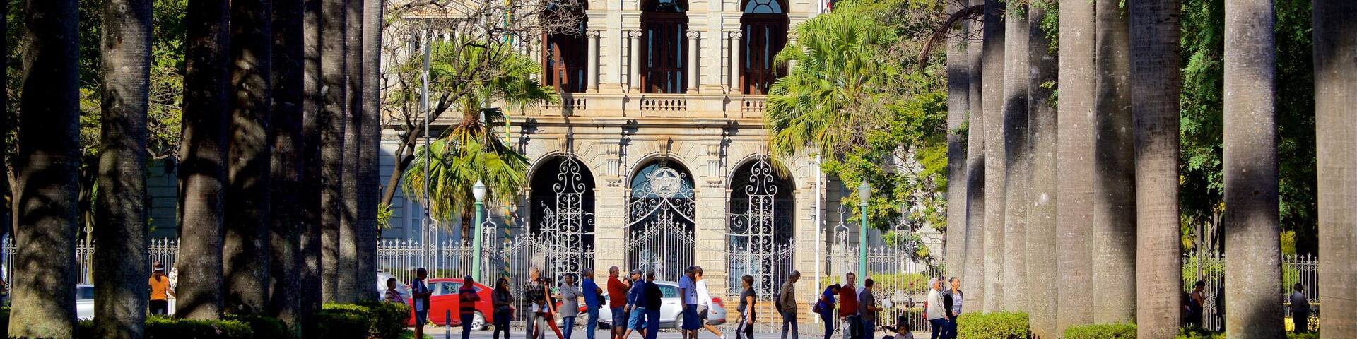 Palacio da Liberdade which includes heritage architecture and street scenes as well as a small group of people
