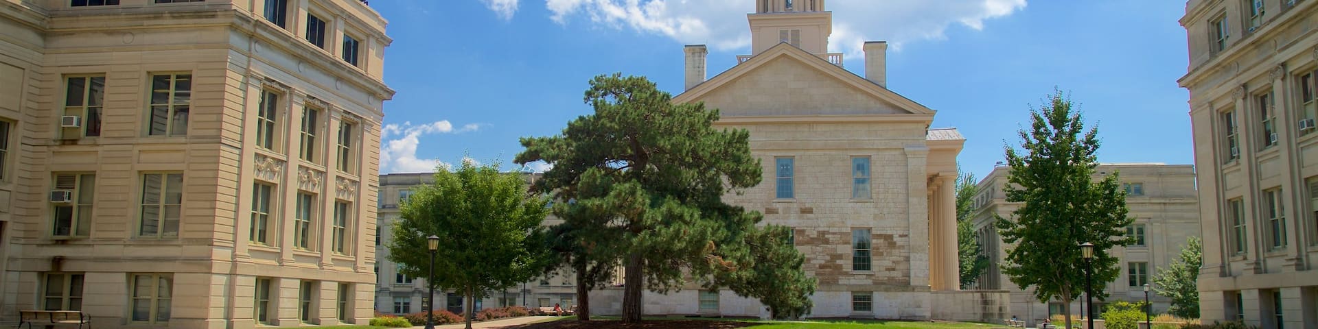 Old Capitol Museum which includes a city, an administrative buidling and a park