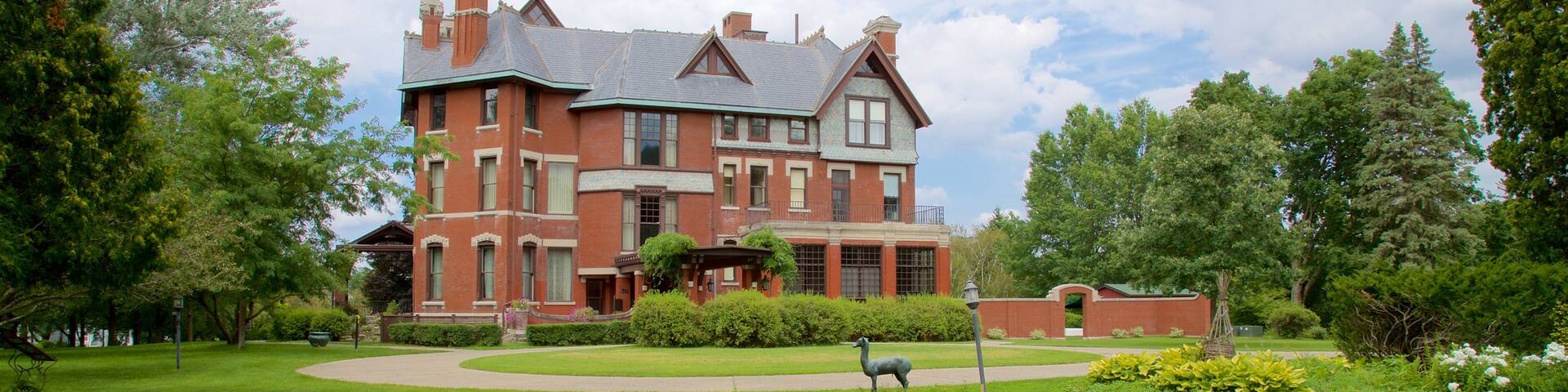 Brucemore featuring a park and a house