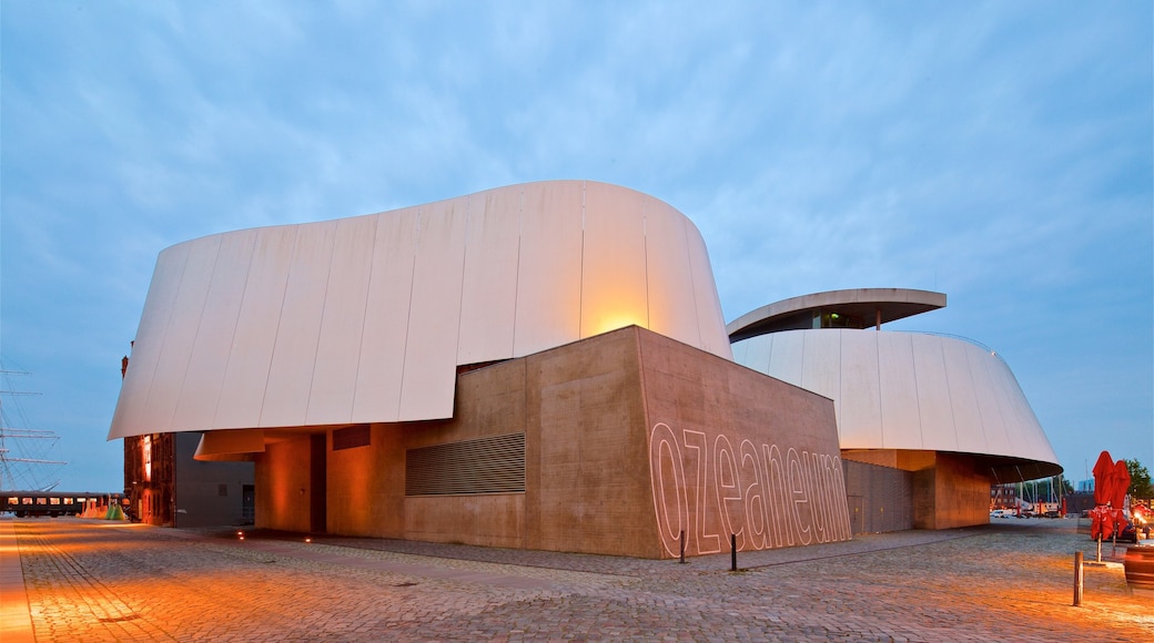 Ozeaneum showing night scenes and modern architecture