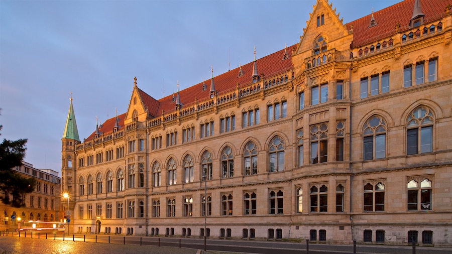 Braunschweig ofreciendo escenas nocturnas y arquitectura patrimonial