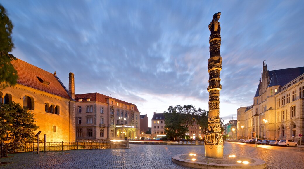 Braunschweig che include piazza, città e paesaggio notturno