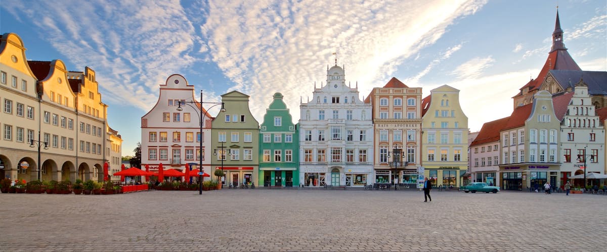 Neuer Markt mit einem Stadt, Geschichtliches und Sonnenuntergang