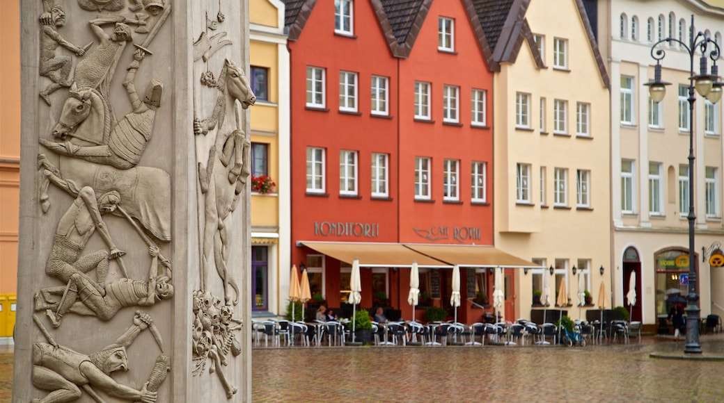 Schwerin das einen Stadt, Platz oder Plaza und Statue oder Skulptur