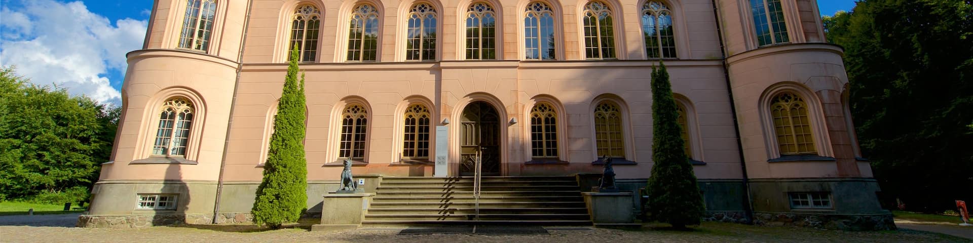 Granitz Hunting Lodge showing heritage architecture