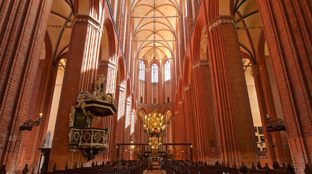 St-Nikolai-Kirche showing heritage elements, a church or cathedral and interior views