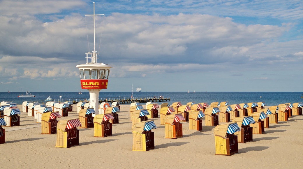 Travemuende showing a beach and general coastal views