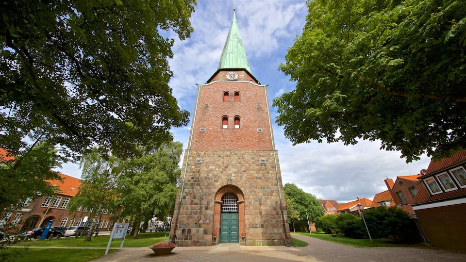 Travemuende showing a church or cathedral and heritage architecture