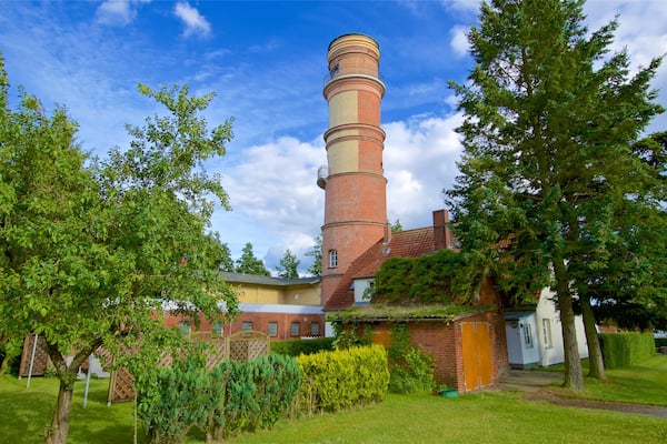 Vieux phare de TravemĂŒnde qui includes patrimoine architectural