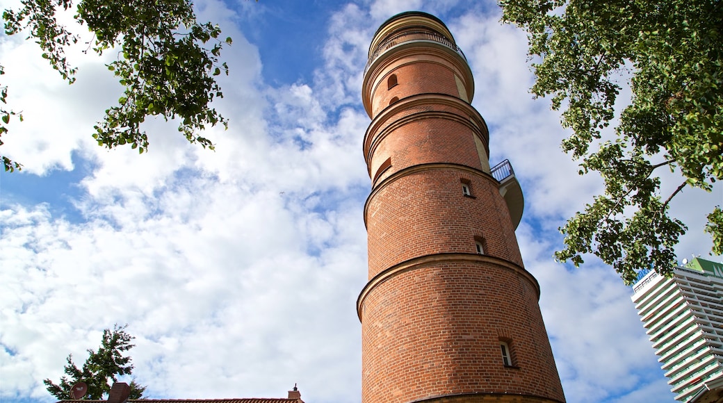 Alter Leuchtturm Travemünde presenterar historisk arkitektur