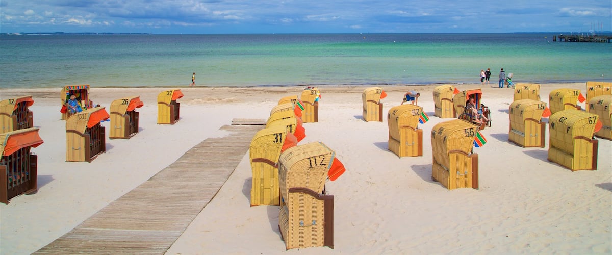Scharbeutz toont algemene kustgezichten en een zandstrand