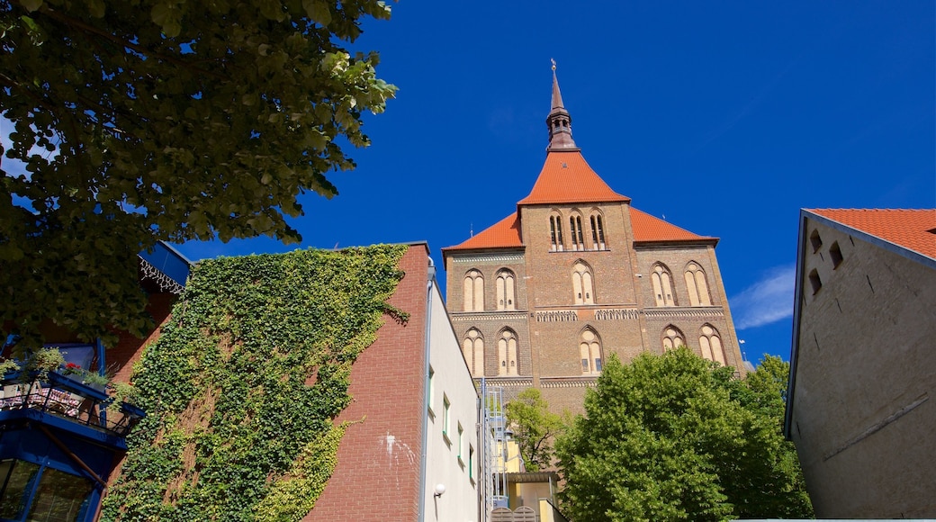 Marienkirche featuring a church or cathedral and heritage architecture