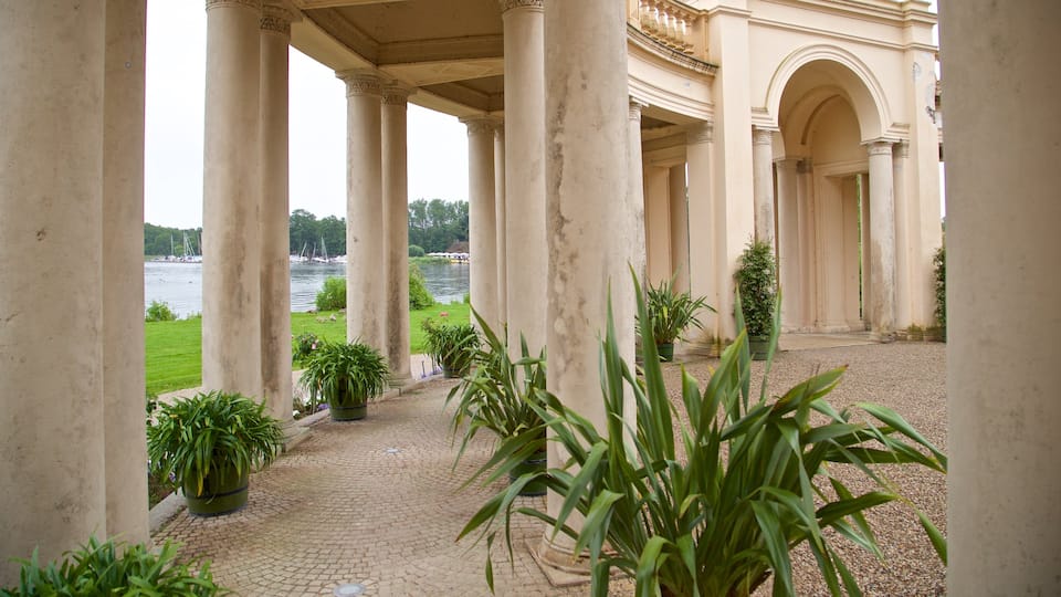 Château de Schwerin montrant patrimoine historique