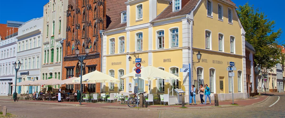 Wilsmer Market Square featuring heritage elements