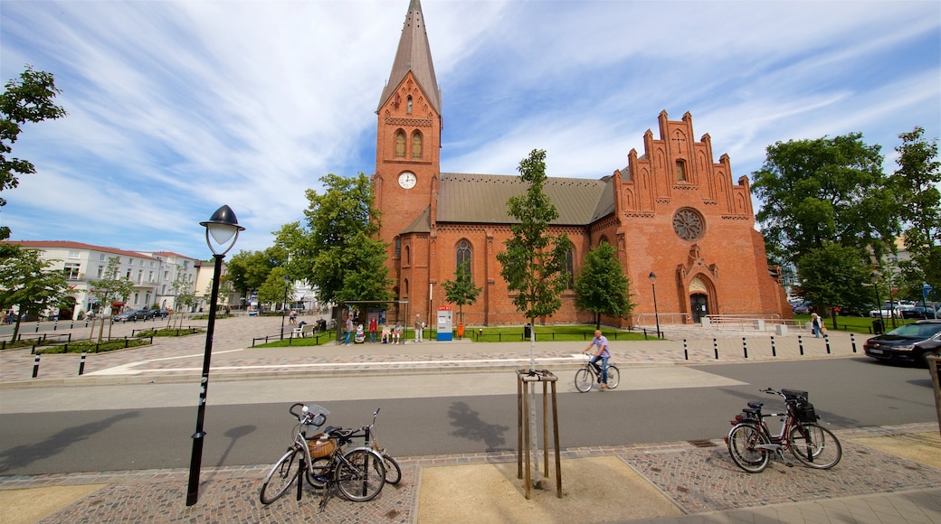 Chiesa di Warnemünde caratteristiche di architettura d\'epoca e chiesa o cattedrale