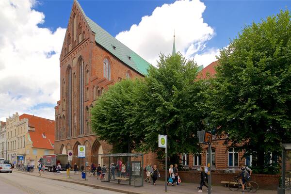 Katharinenkirche mit einem historische Architektur, Straßenszenen und Kirche oder Kathedrale