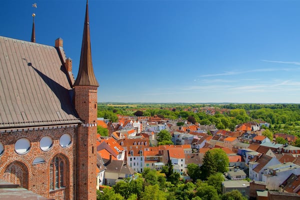 Église Saint-Georges montrant panoramas, petite ville ou village et scènes tranquilles