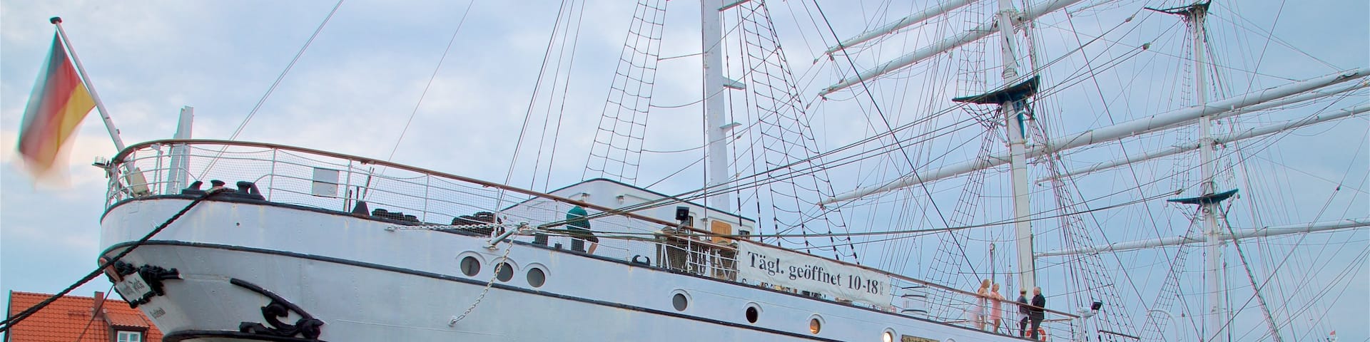 Gorch Fock 1 showing a bay or harbor