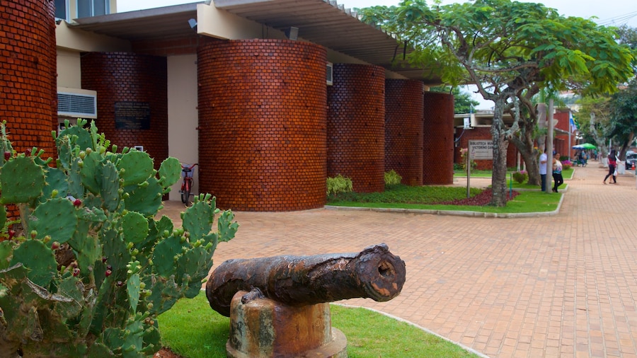 Arraial do Cabo Municipal City Hall featuring heritage elements and military items