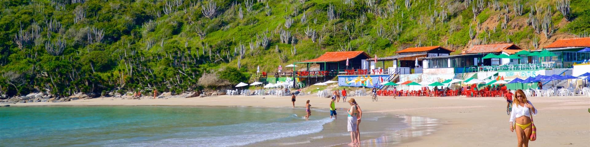 Plage Conchas mettant en vedette vues littorales, ville cĂŽtiĂšre et plage de sable