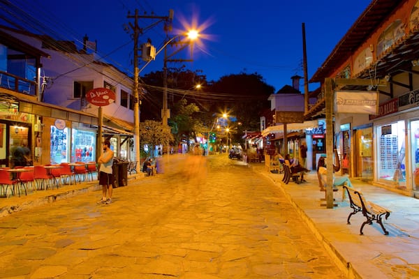Rua das Pedras which includes a small town or village and night scenes