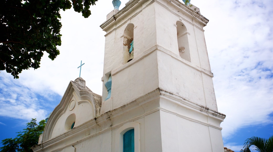 Igreja de São Benedito presenterar en kyrka eller katedral och historiska element