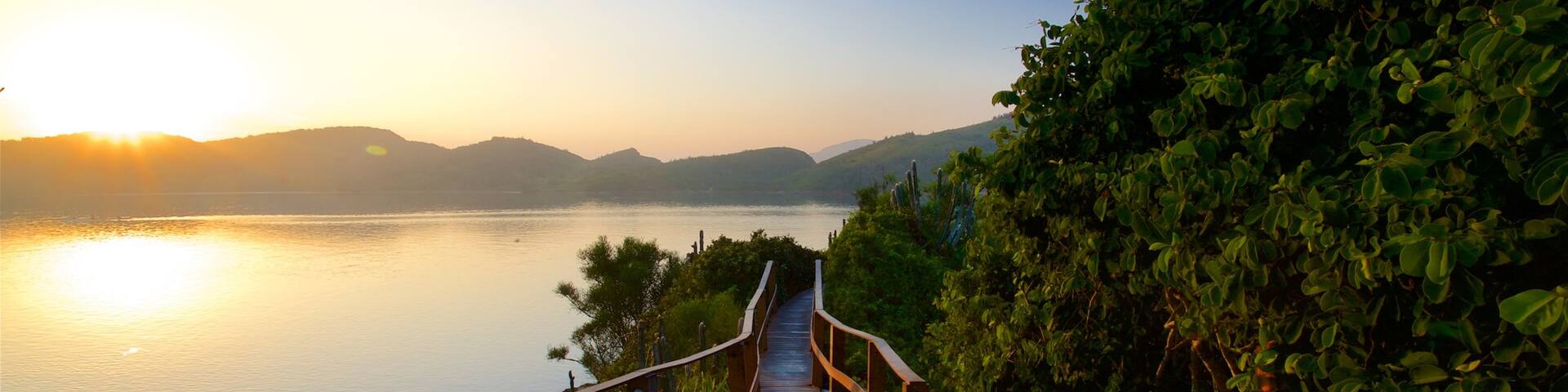 Arpoador Mount showing general coastal views and a sunset