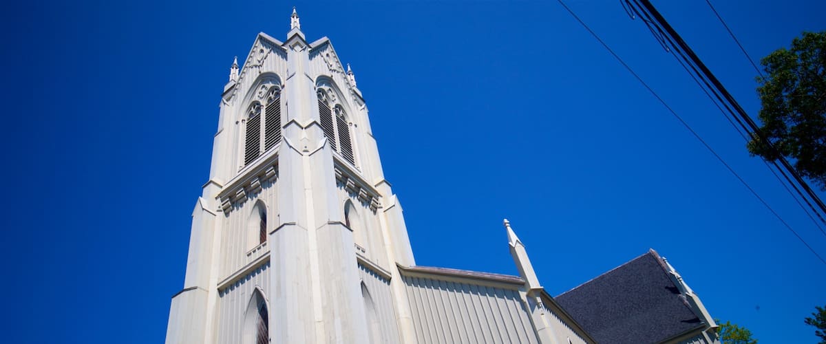 First Parish Church featuring a church or cathedral and heritage architecture