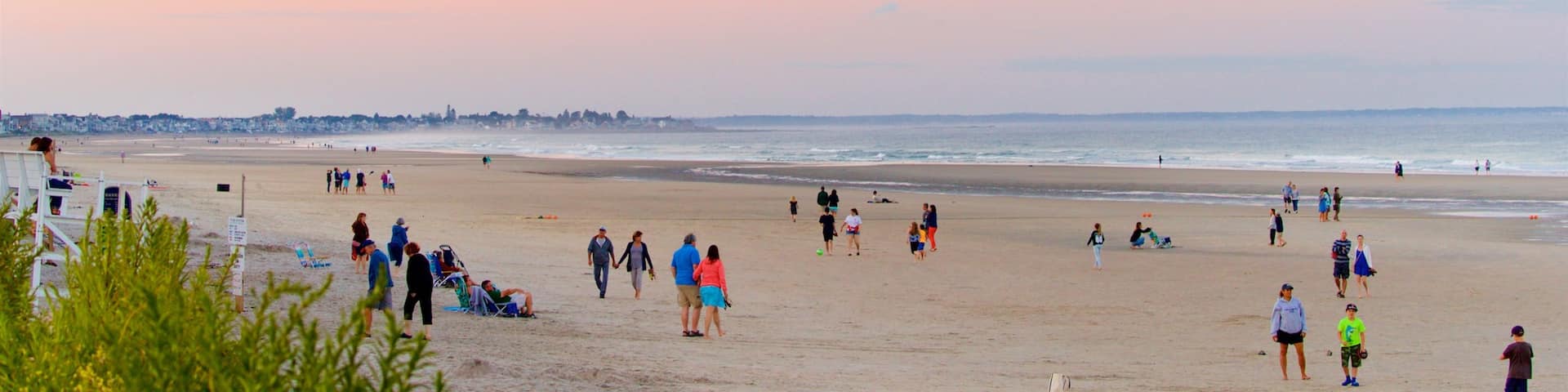 Ogunquit Beach qui includes paysages cĂŽtiers, un coucher de soleil et une plage de sable