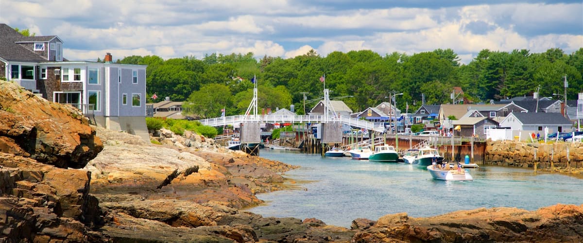Ogunquit cho thấy cảnh bờ biển, bờ biển khúc khuỷu và thị trấn nhỏ