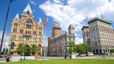 Clinton Square featuring heritage architecture, a city and a garden