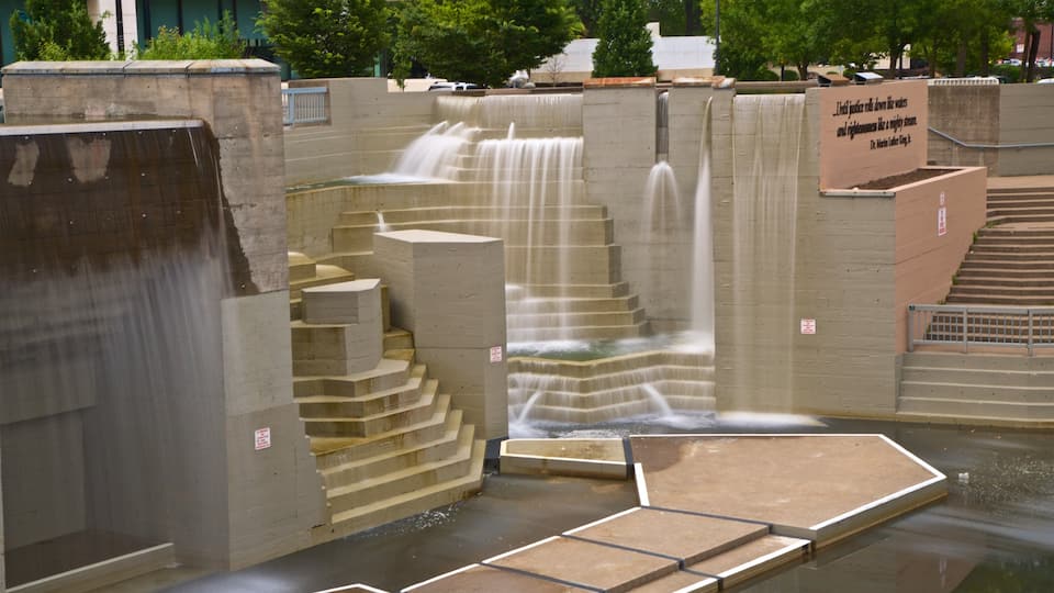 Downtown Rochester featuring a fountain