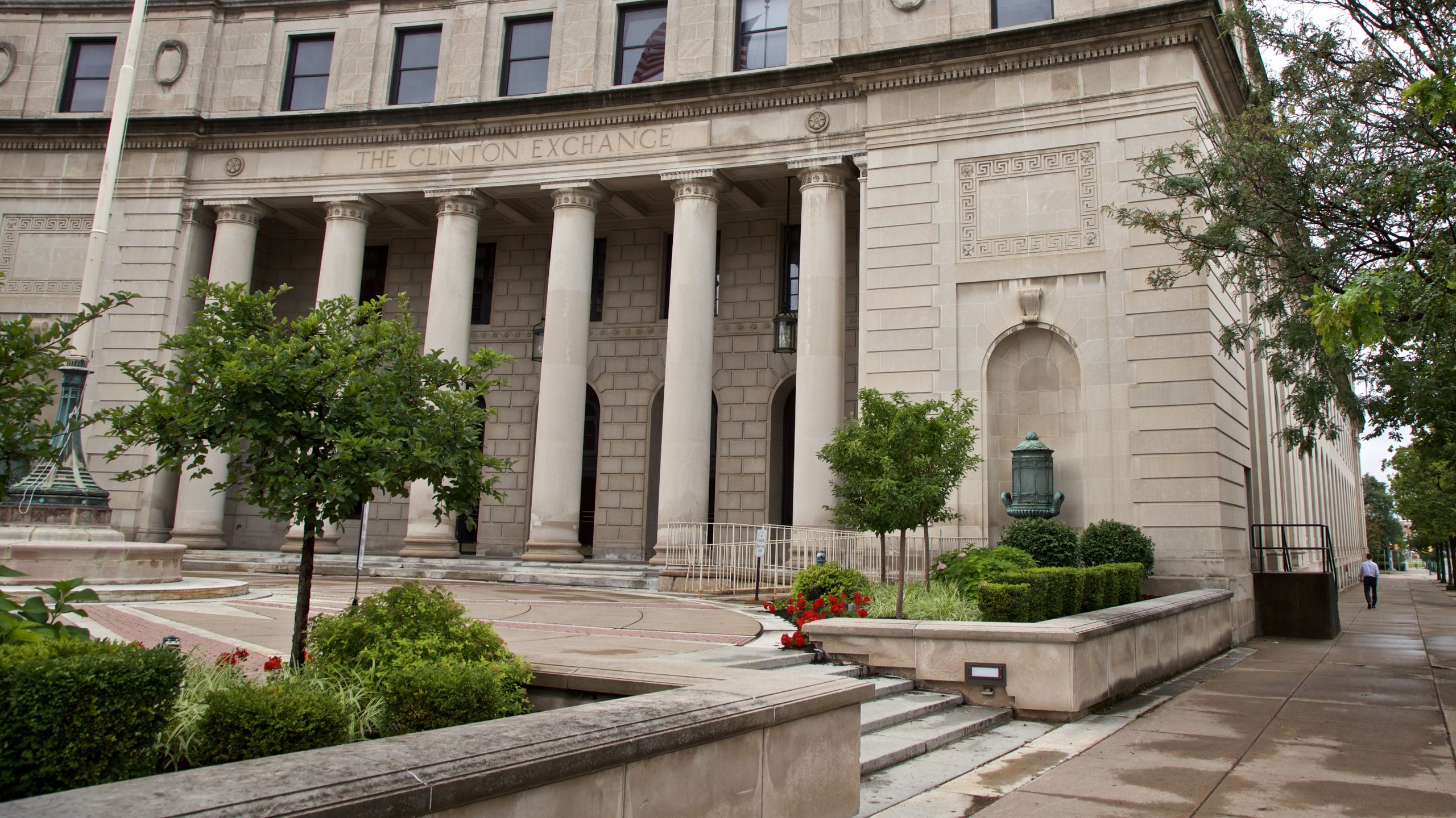 Syracuse which includes heritage architecture