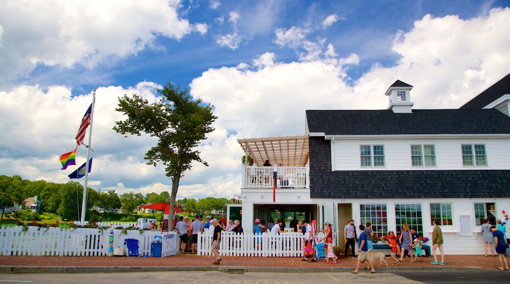 Ogunquit Beach showing street scenes as well as a small group of people