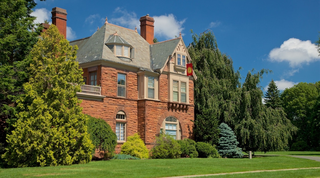 Washington Park featuring a house