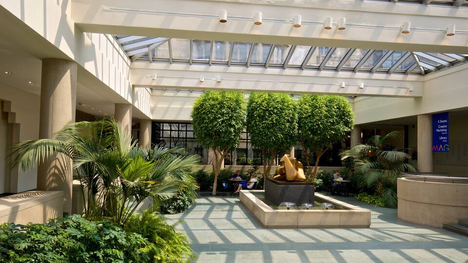 Memorial Art Gallery mit einem Garten und Innenansichten