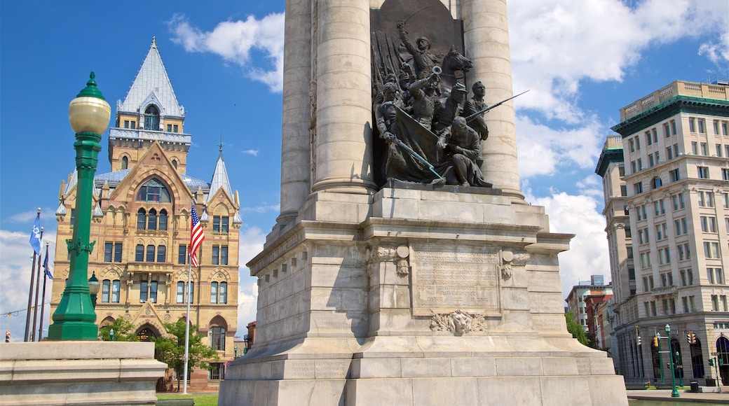 Clinton Square bevat historische architectuur en een stad